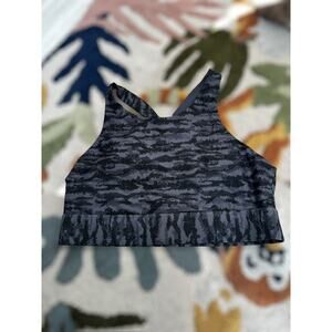 Fabletics Women's No-Bounce High Impact Cross Back Patterned Sports Bra Size M